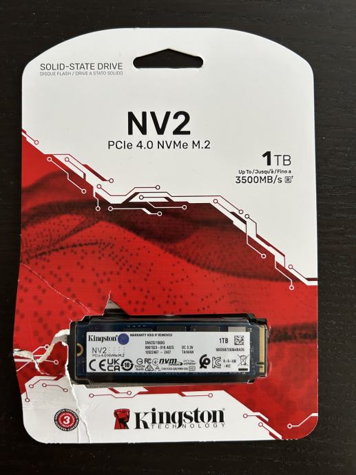 SSD PCIe 4.0 NVMe M.2 - Prodajem, nikad koristeno!