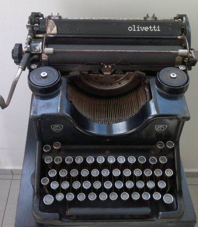 Pisaća mašina Olivetti