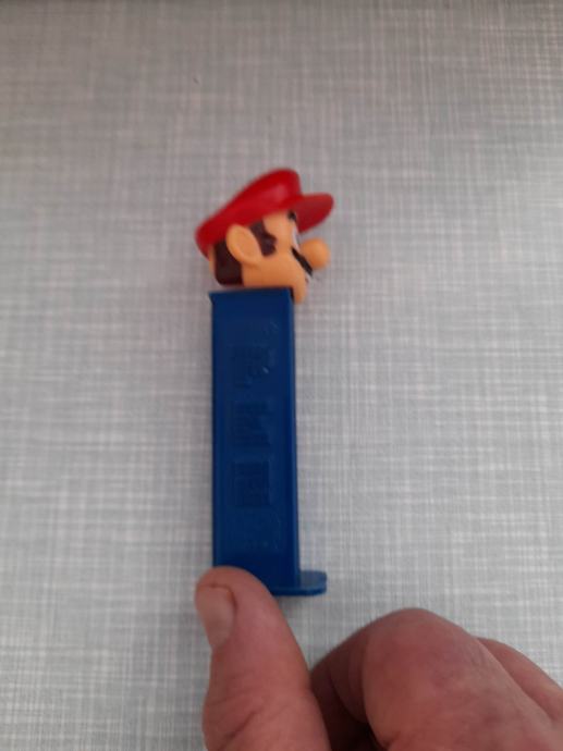 super mario pez