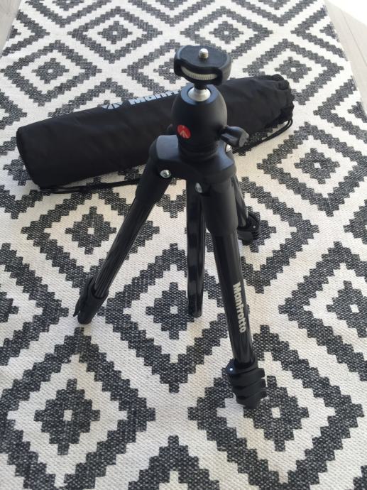 Manfrotto Compact Light Tripod