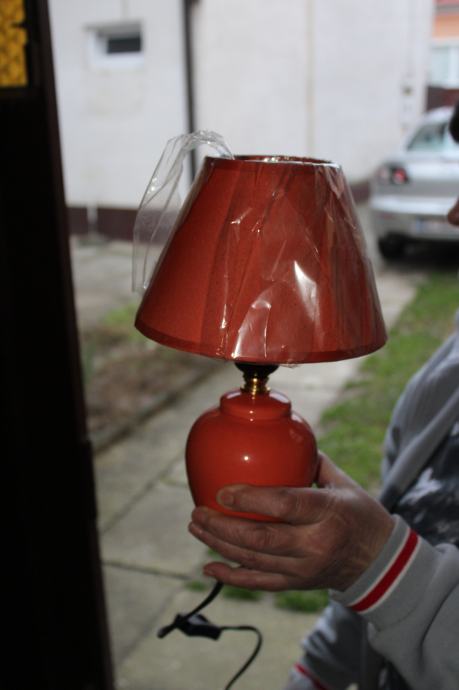 Nova stolna lampa