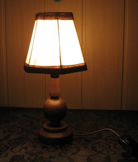 Stolna lampa