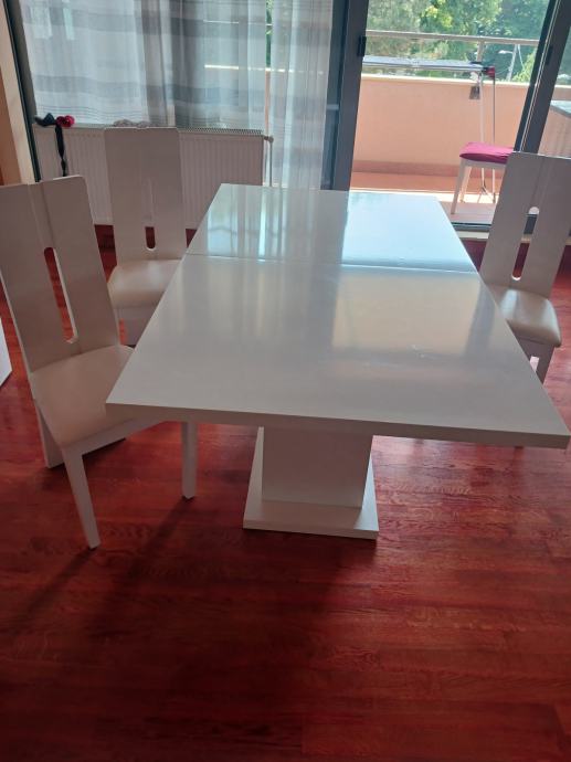 Blagavaonski sto i stolice