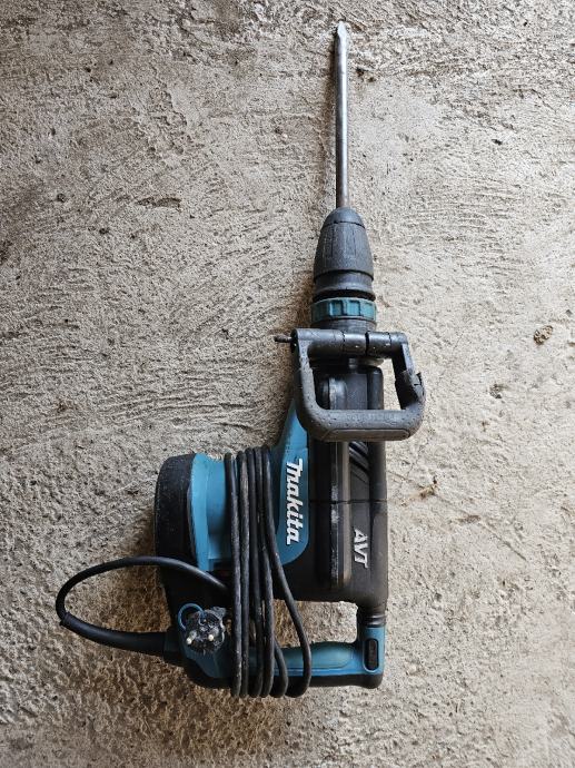 MAKITA- HM1213C