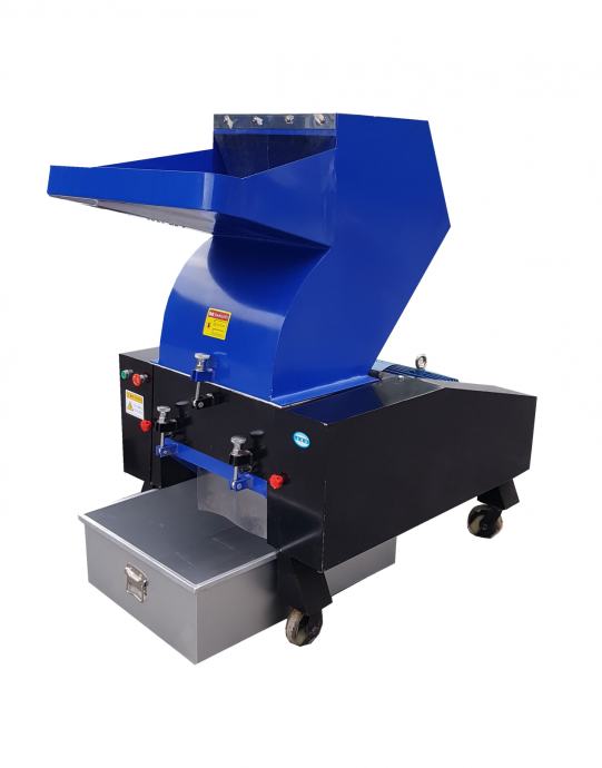 Mill for grinding plastic and cardboard