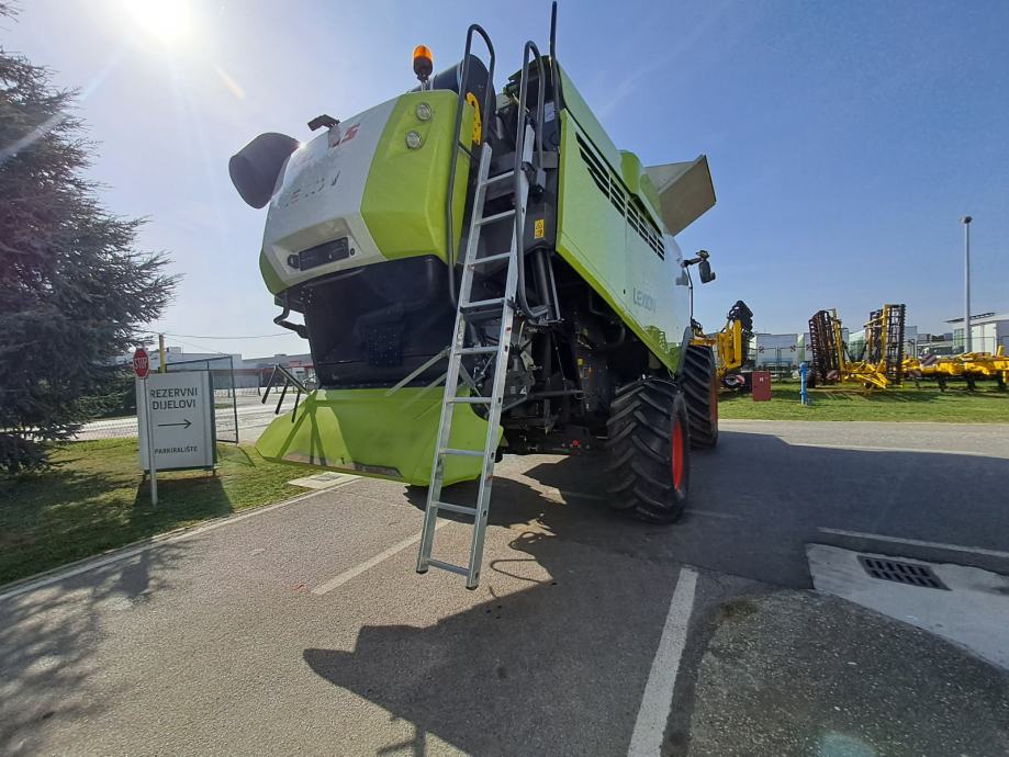 Kombajn Claas Lexion Heder V