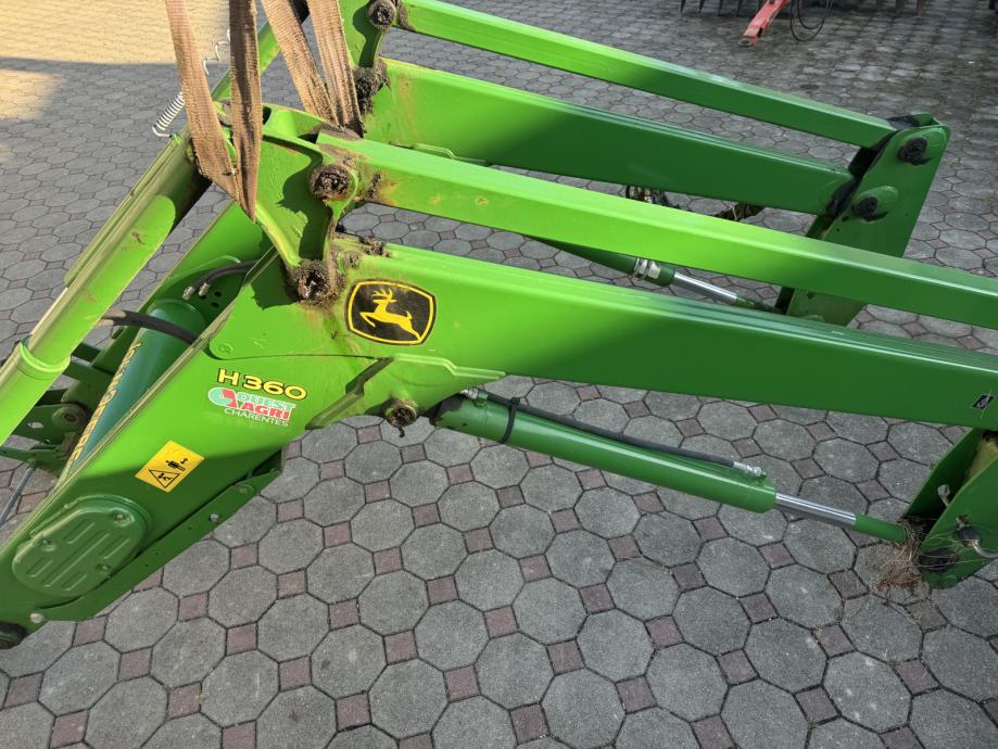 Prednji utovarivac za traktor John Deere H360