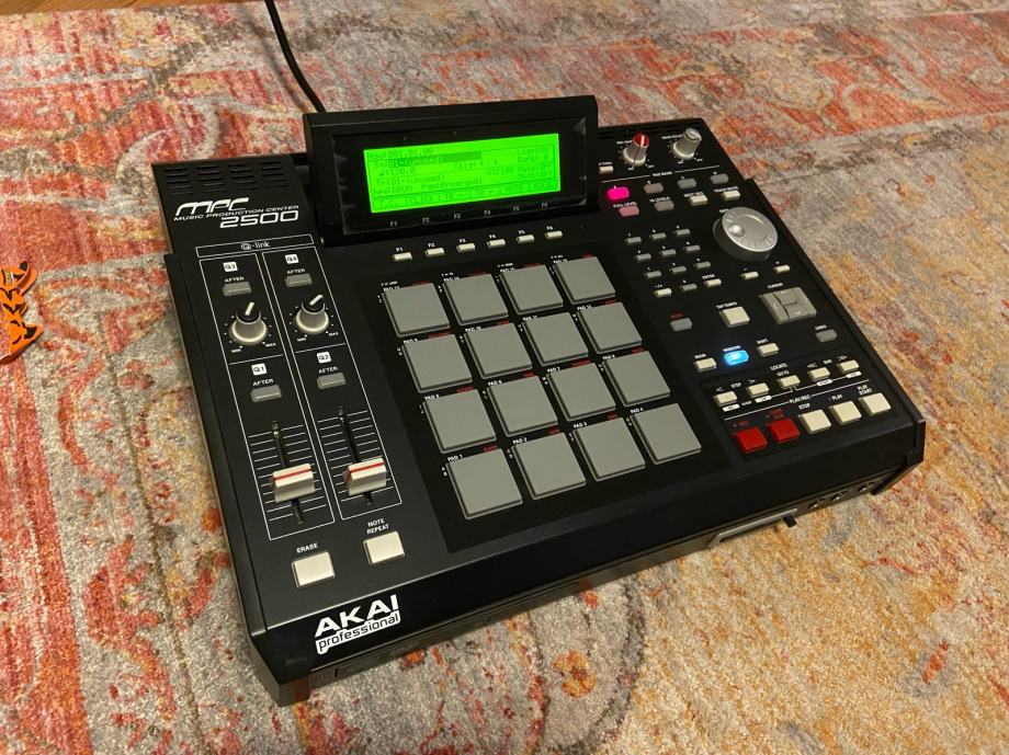 AKAI MPC 2500