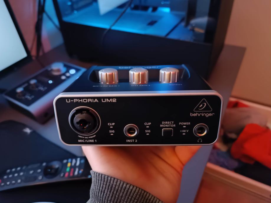 Behringer UM2 audio interface (zvučna kartica)