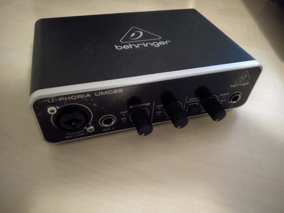 BEHRINGER UMC22 Audio Interface + USB Kabel