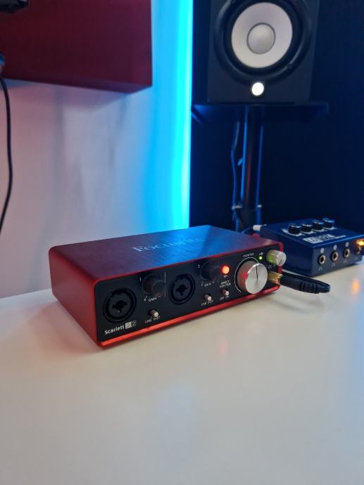 Focusrite Scarlett 2i2 2nd Gen