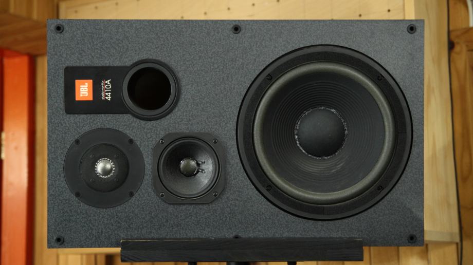 JBL 4410a STUDIO MONITORS + ALESIS RA500 AMP + BBE EQA-231