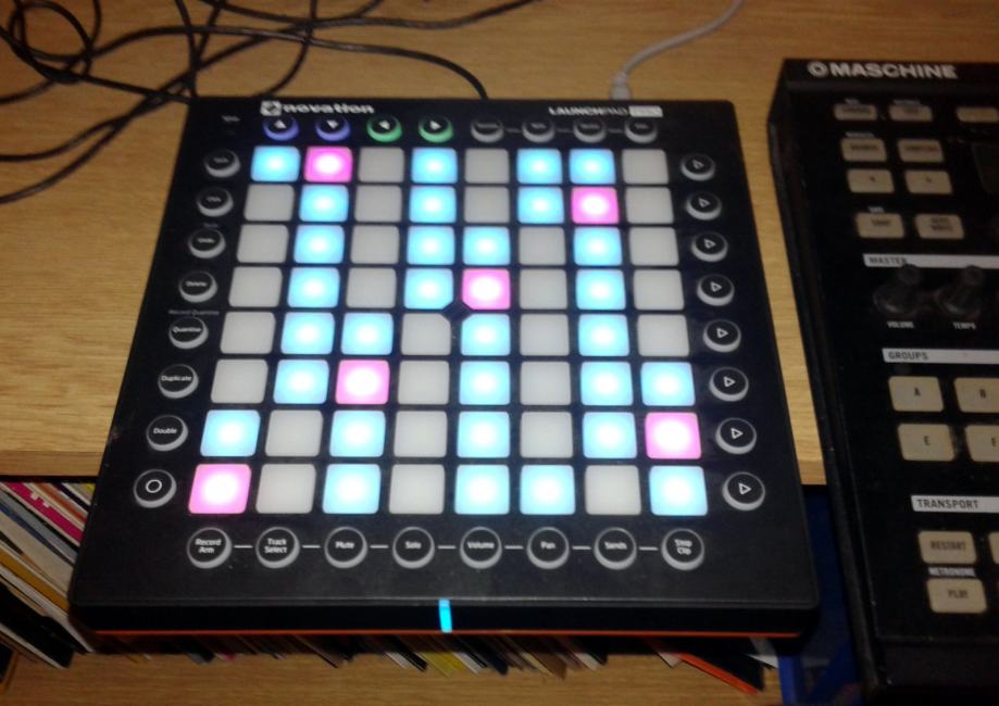 Novation Launchpad Proの+stbp.com.br