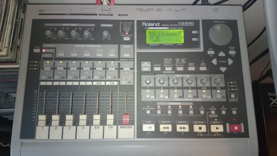 ROLAND VS 840 recording workstation