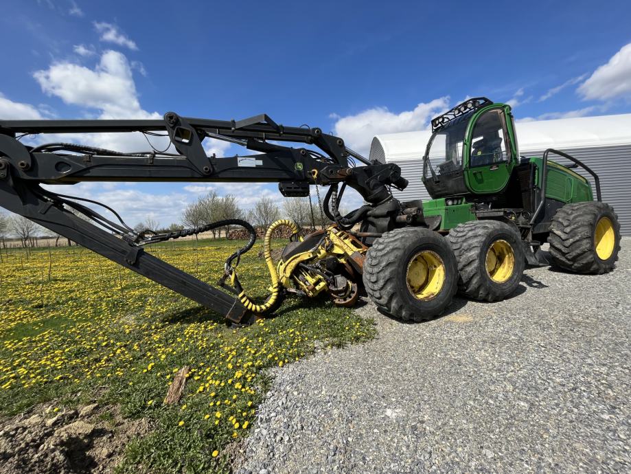 Harvester John Deere 1270E