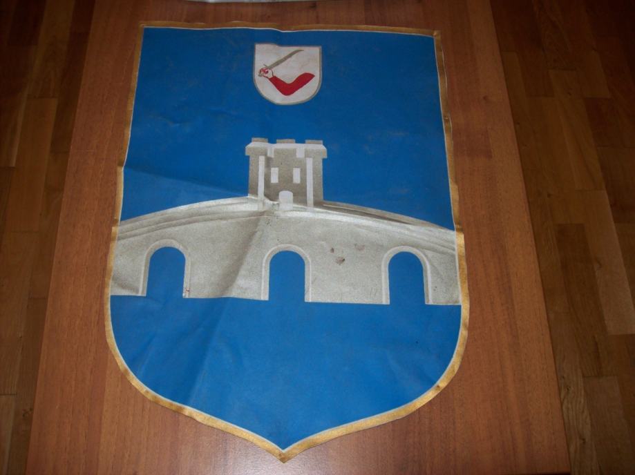 Veliki stari zidni grb grada Osijeka