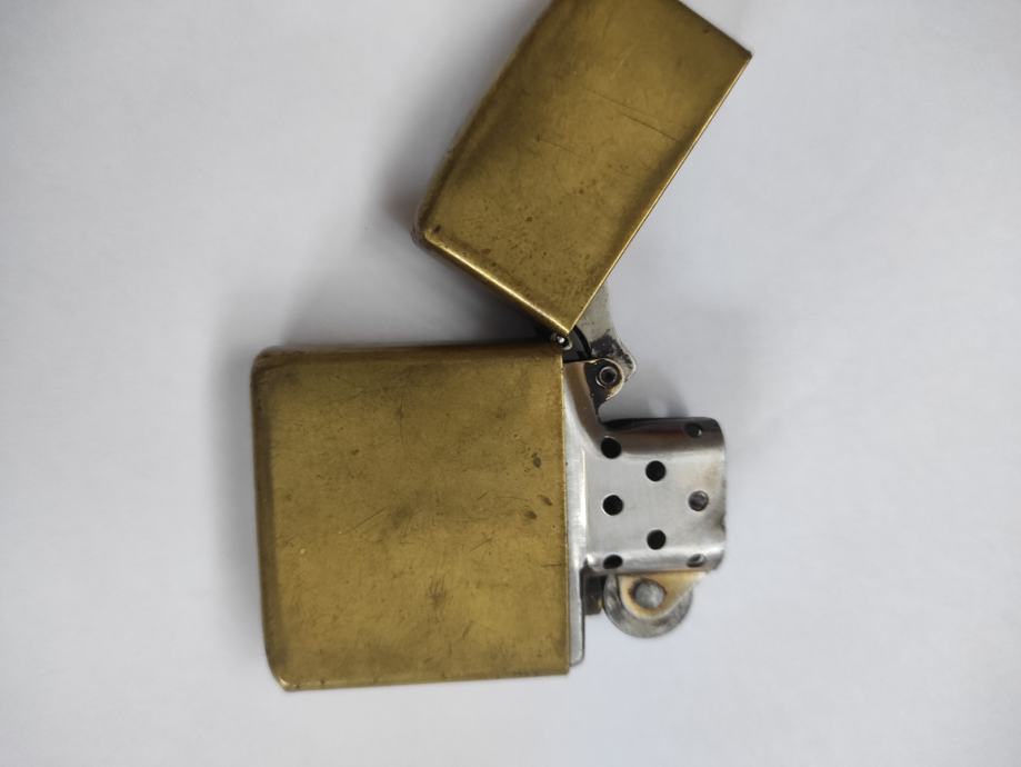 ZIPPO UPALJAČ ( USA)