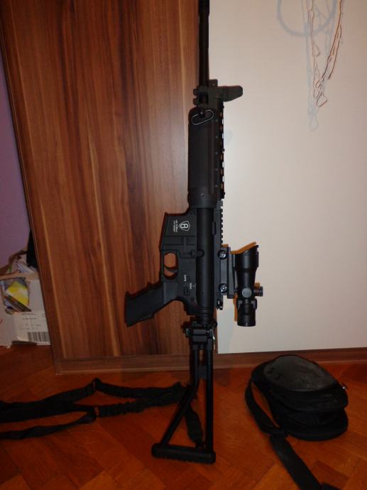 Airsoft LR-300