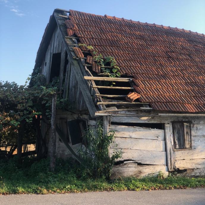 Drvena kuća za rušenje