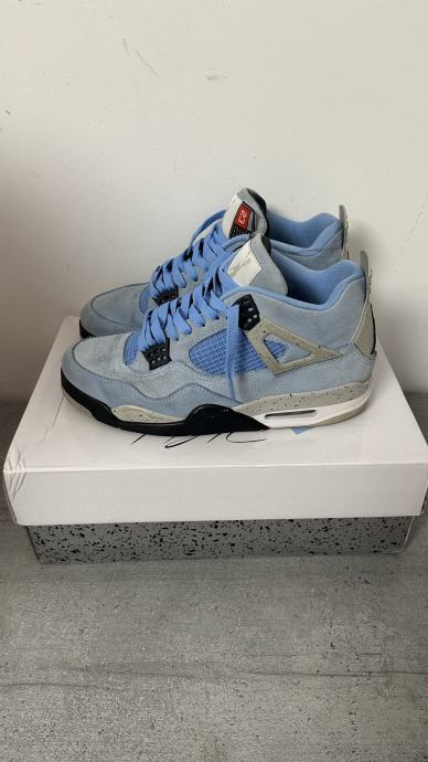 Jordan 4 University blue