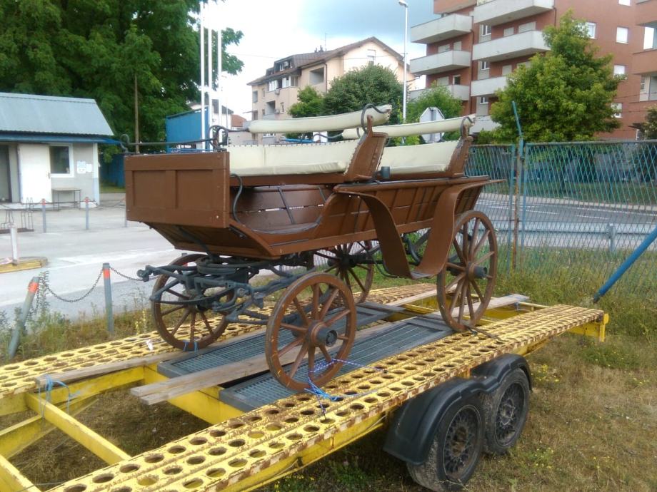 Stari fijaker(kočija)