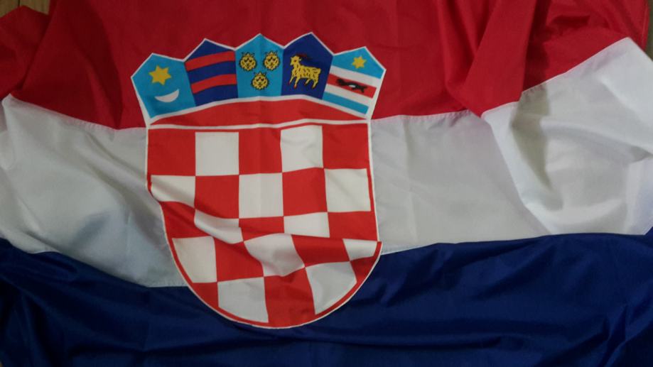 Zastava Hrvatska, 100x200cm, 145 kn.