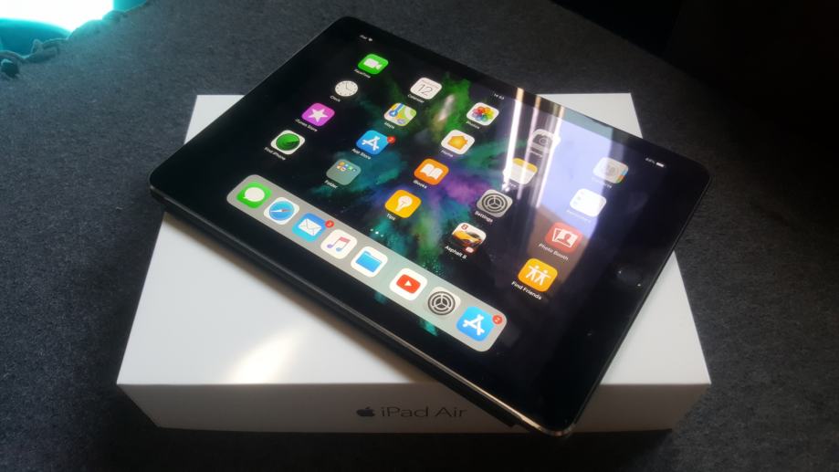 iPad Air 2 128GB WiFi Space Gray - vrlo malo korišten - kao novi