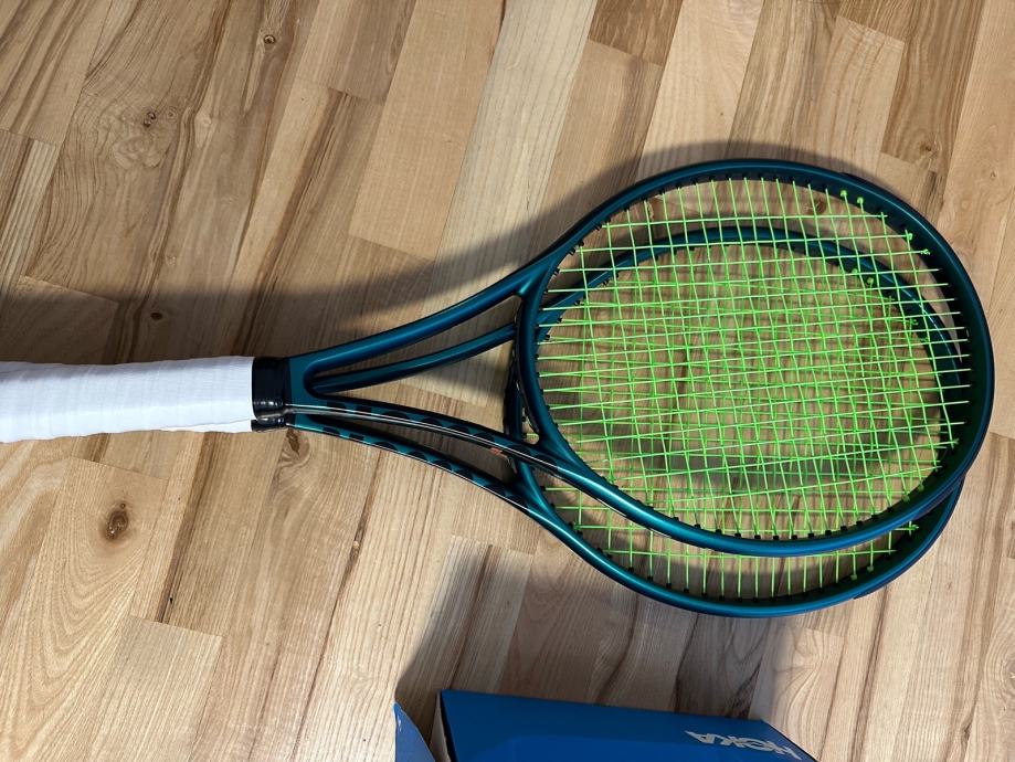 WILSON BLADE 100 V9 16X19 STANJE NOVIH 2 KOMADA KOMAD 140 EURA