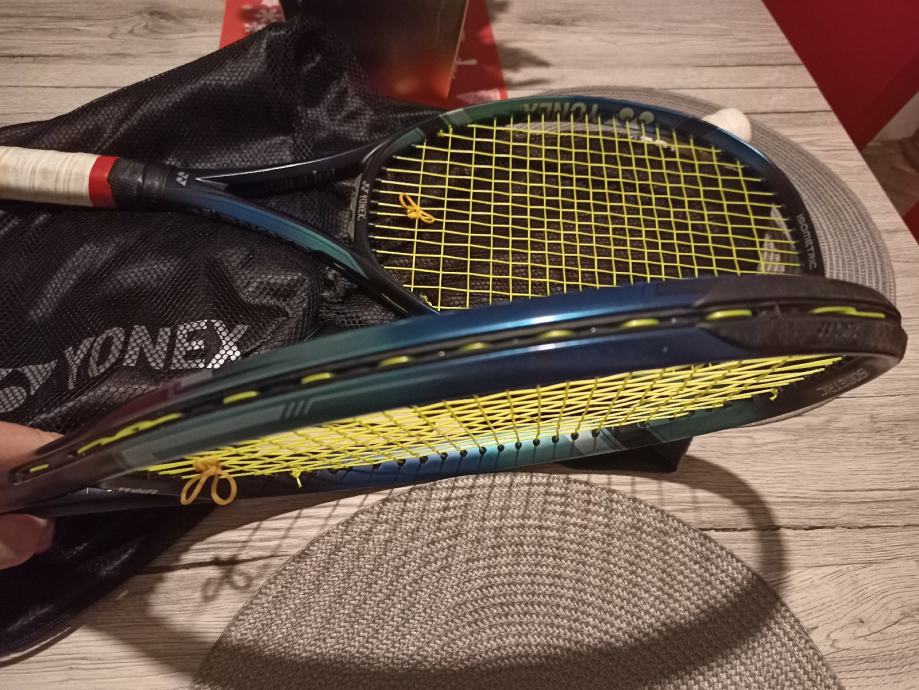 Yonex EZONE 100 2022