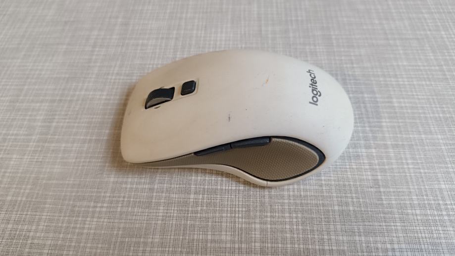 Bežični miš Logitech M560