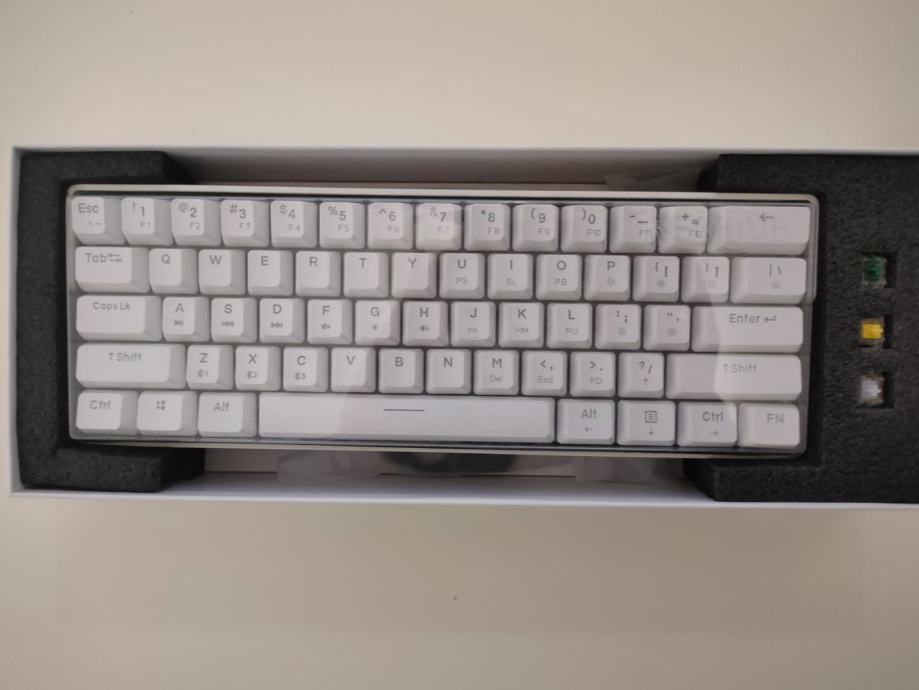 KEMOVE SNOWFOX DK61, RGB, mehanička, wireless