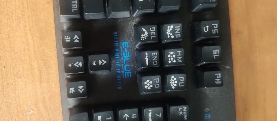 Prodajem tastaturu za pc