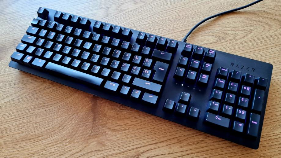 Razer Huntsman Opto-Mechanical Gaming Keyboard + Razer Wrist Rest