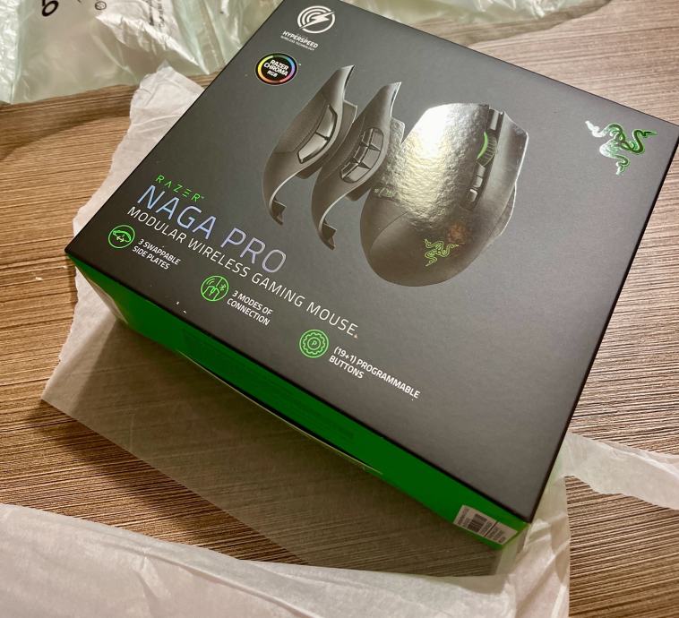 Razer Naga Pro gaming miš, optički, bežični, 20000 dpi, 1000 Hz, crni