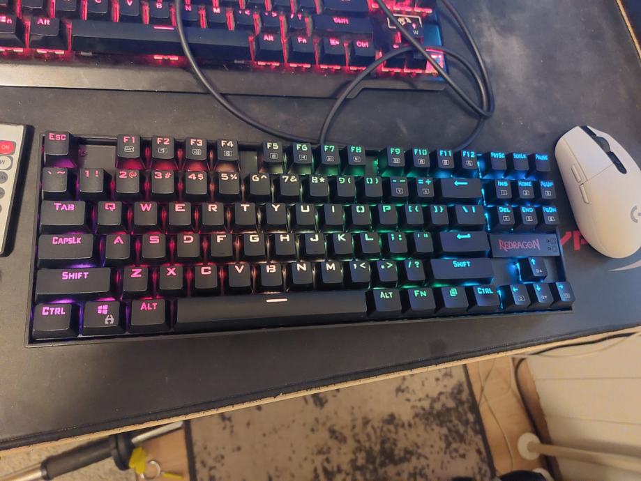 Redragon K552 RGB Mehanička Tipkovnica