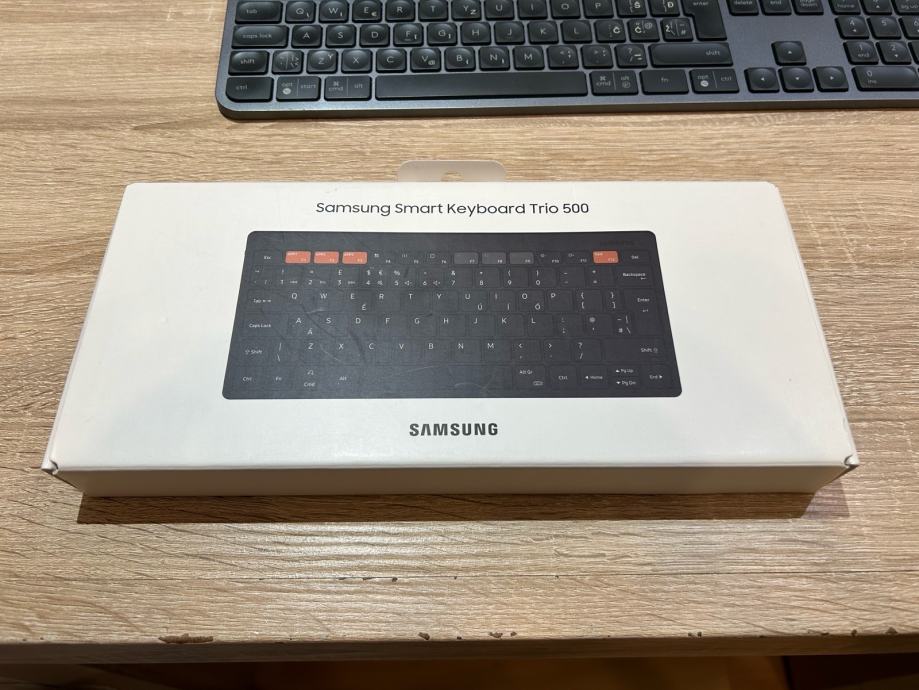 Samsung Smart Keyboard Trio 500