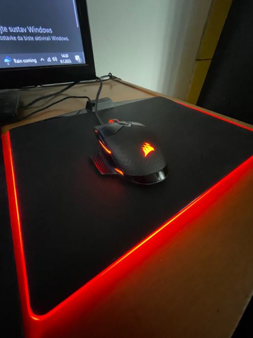 Wireless Corsair dark core RGB pro miš i Corsair rgb podloga