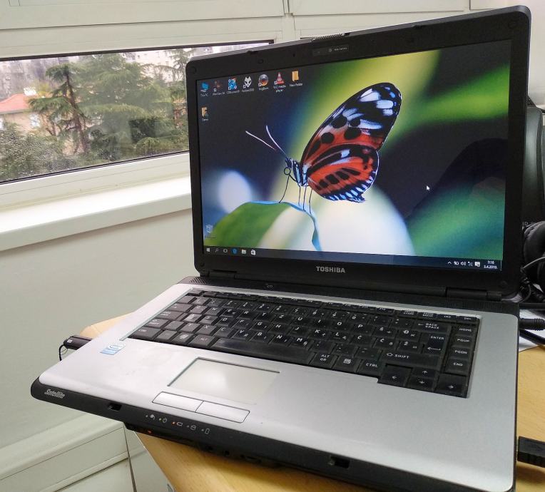 Toshiba L-300 laptop