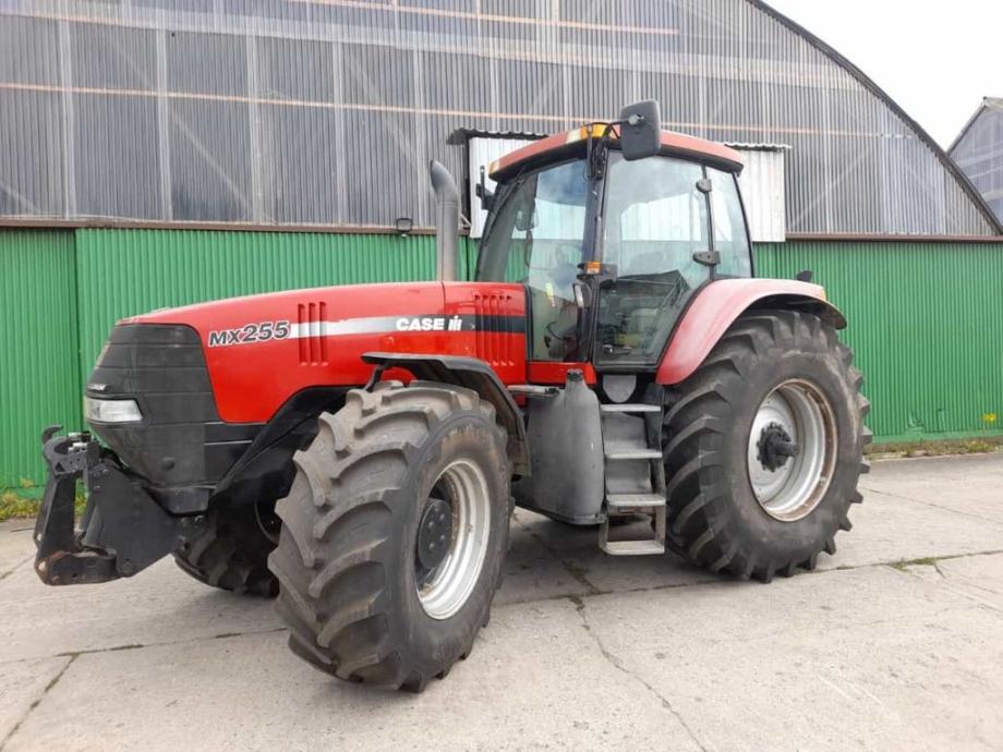 Case IH MX255