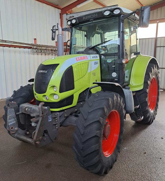 CLAAS ARION 520 PRED.HIDRAULIK 2009.GOD ORGINALNO TOP STANJE