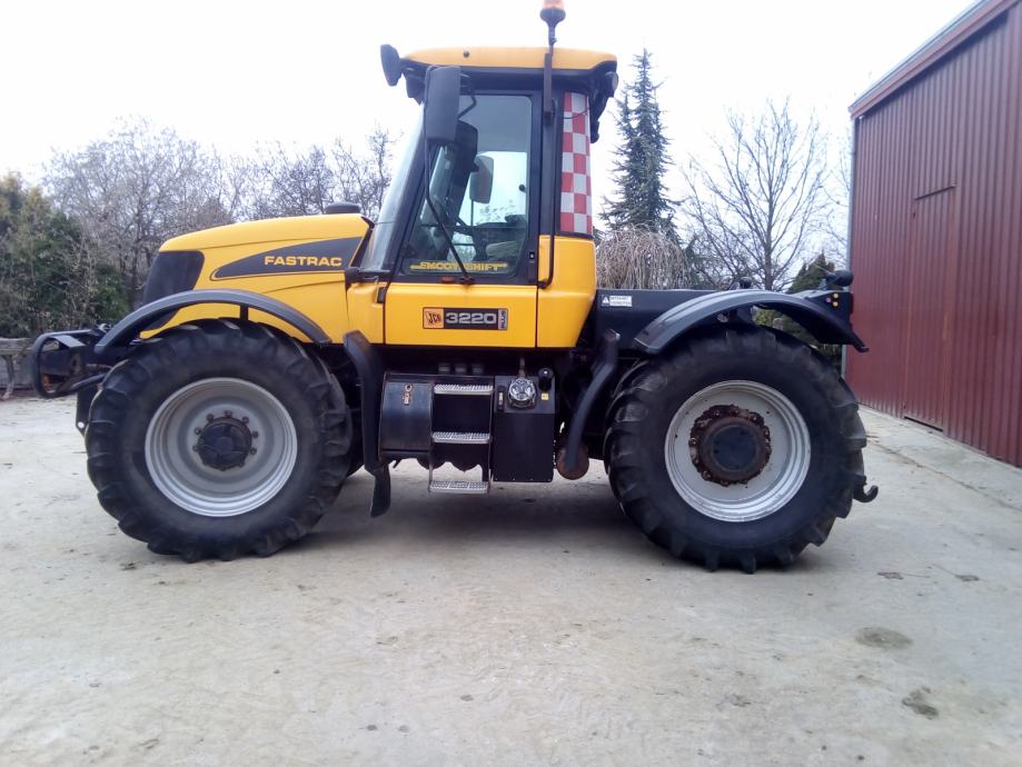 JCB Fastrac 3220