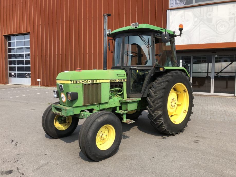 John Deere 2040