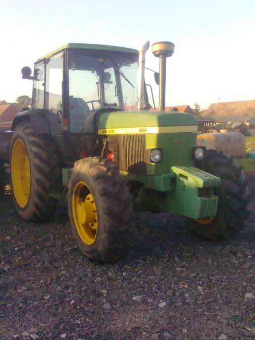 JOHN DEERE 2850