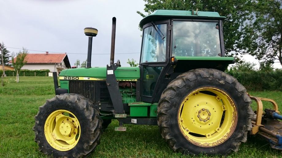 JOHN DEERE 2850