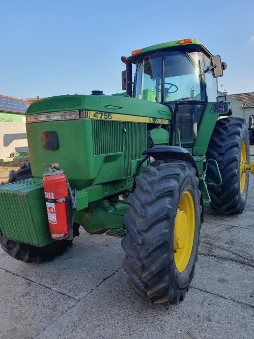 John Deere 4755