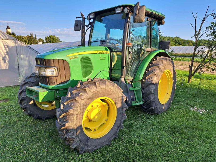 John Deere 5100M