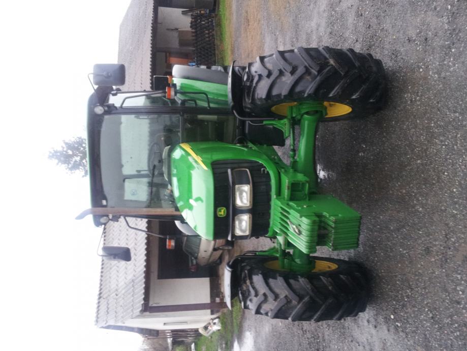 JOHN DEERE 5820 **PRILIKA**