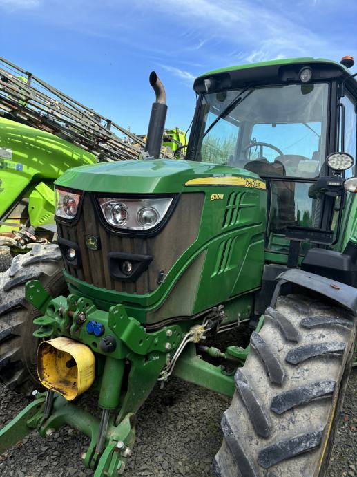 John Deere 6110M