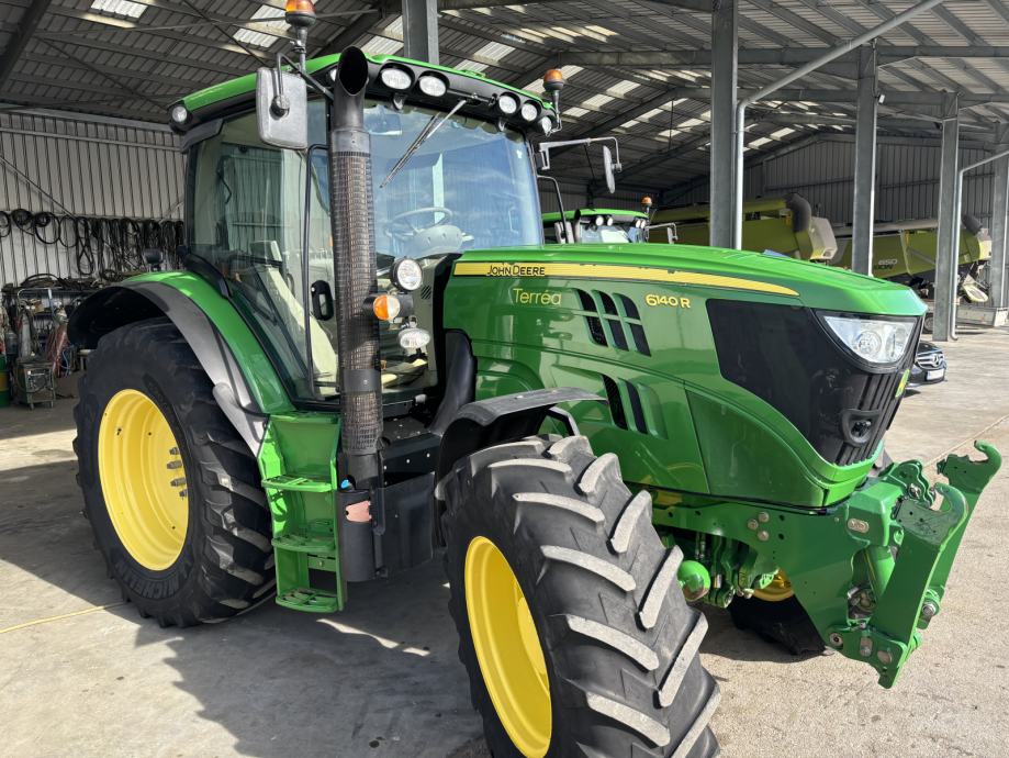 John Deere 6140R