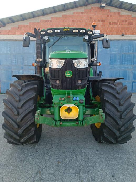 TRAKTOR JOHN DEERE 6150R